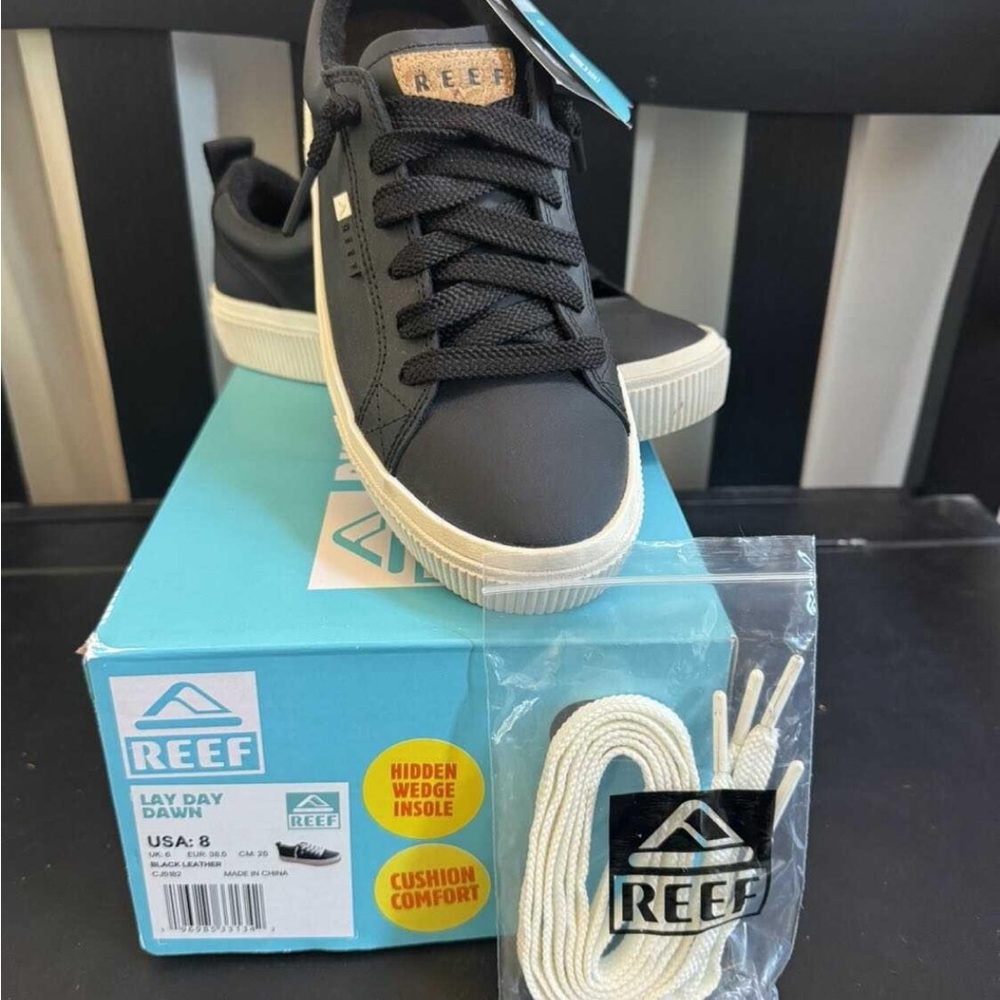 NEW Reef Lay Day Dawn Women's Black Leather Sneaker Size 8 - Picture 2 of 3